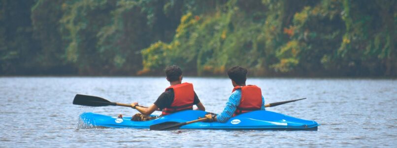 Follow our boating safety tips for a secure and fun experience.